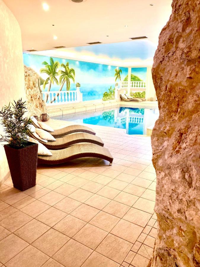 Parkhotel Na Baracke Újtölgyes Kültér fotó