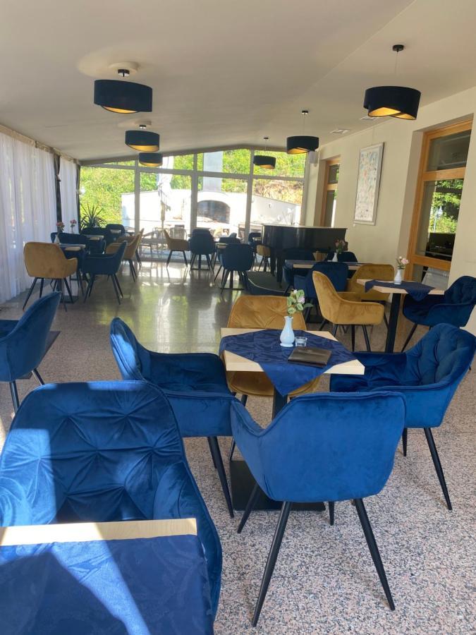 Parkhotel Na Baracke Újtölgyes Kültér fotó